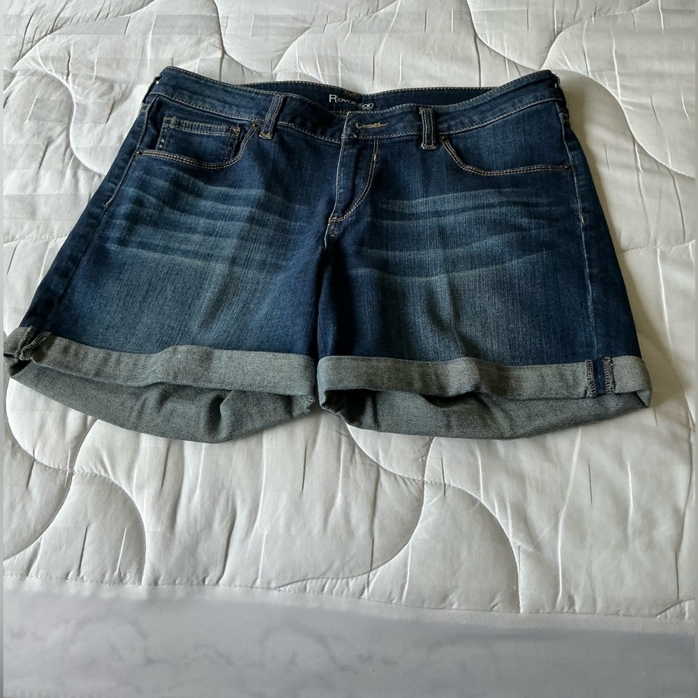 Revolution Dark Blue Jean Shorts sz 30